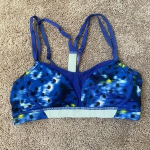 EUC new Lululemon strappy sports bra blue size 6
